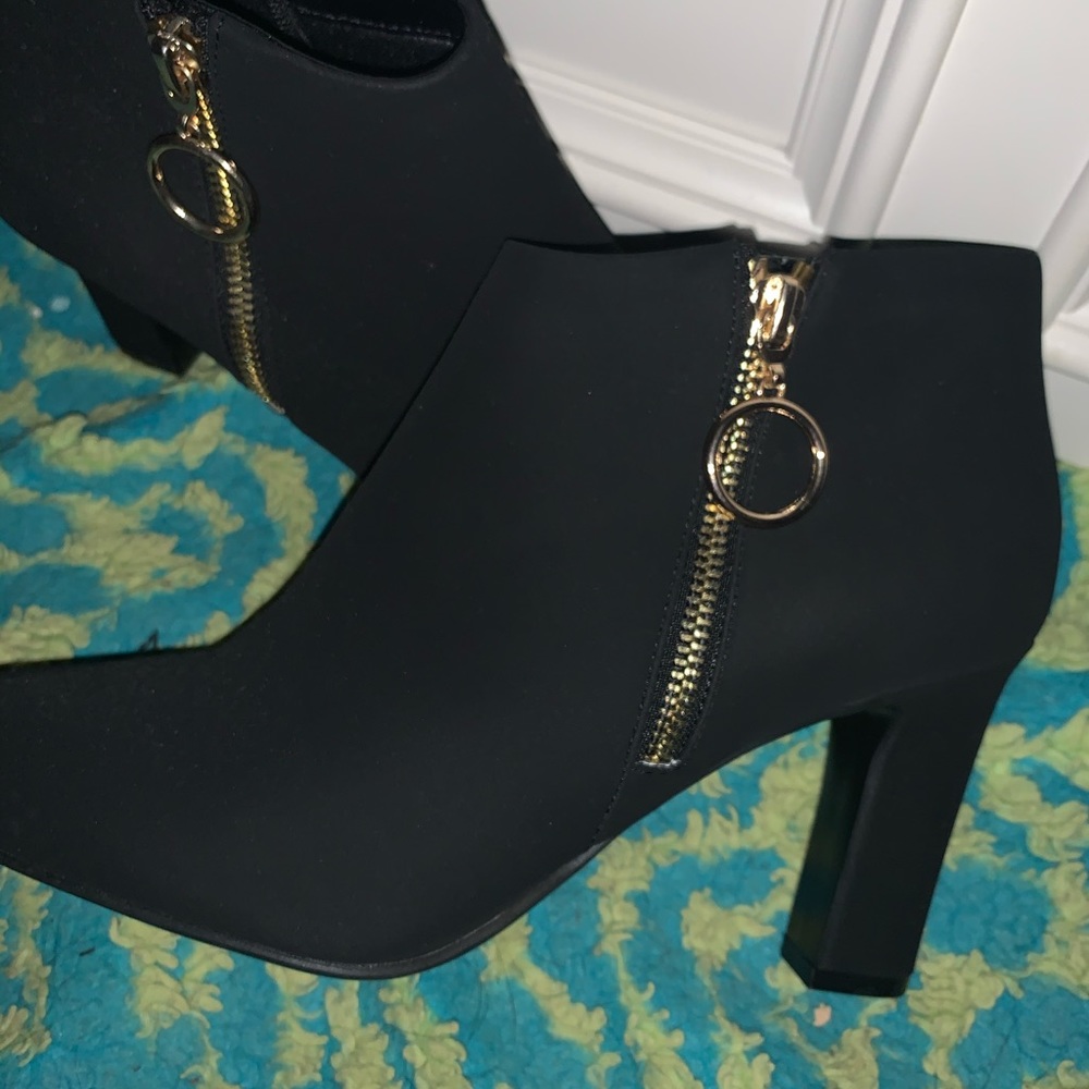 black heel booties 🖤